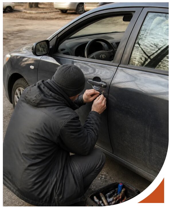 Профессиональное вскрытие автомобиля Тойота без повреждений в Соликамске